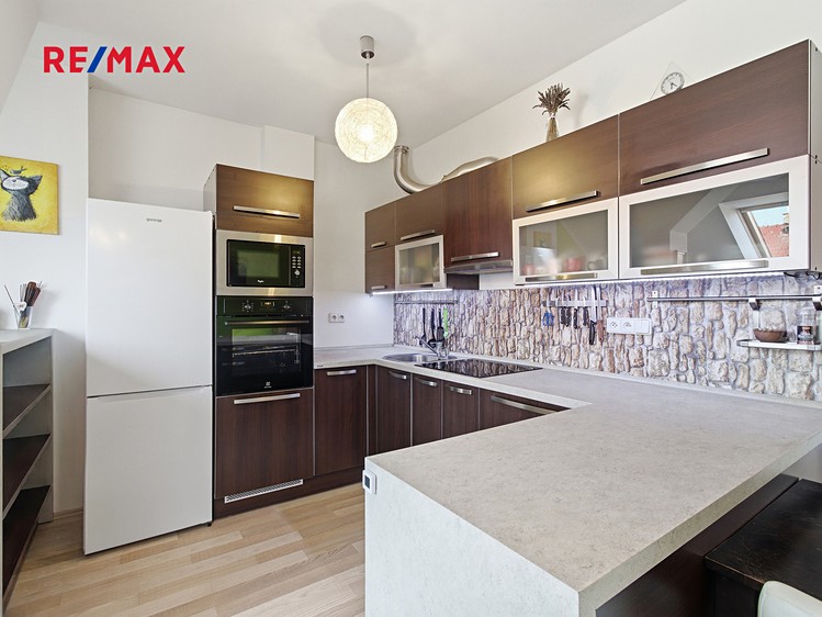 Prodej bytu 2+kk 59 m² (Podkrovní) - foto 4