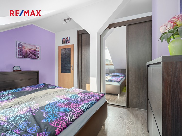 Prodej bytu 2+kk 59 m² (Podkrovní) - foto 2