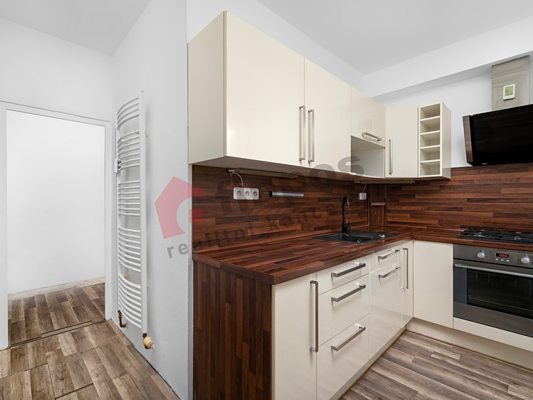 Prodej bytu 3+1 61 m² - foto 2