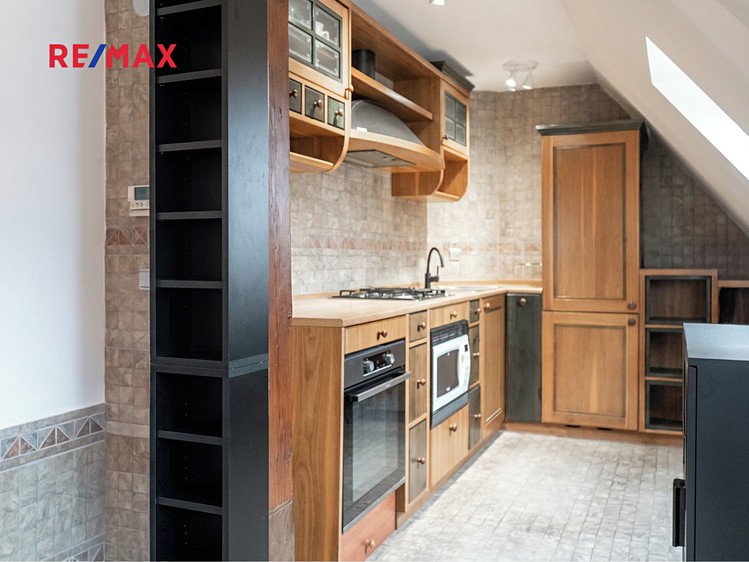 Prodej bytu 3+1 145 m² (Mezonet) - foto 2