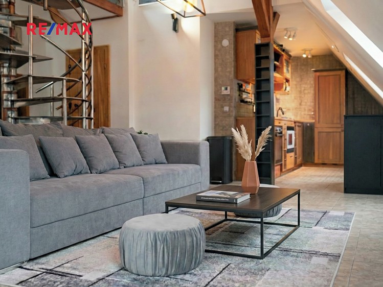 Prodej bytu 3+1 145 m² (Mezonet) - foto 1
