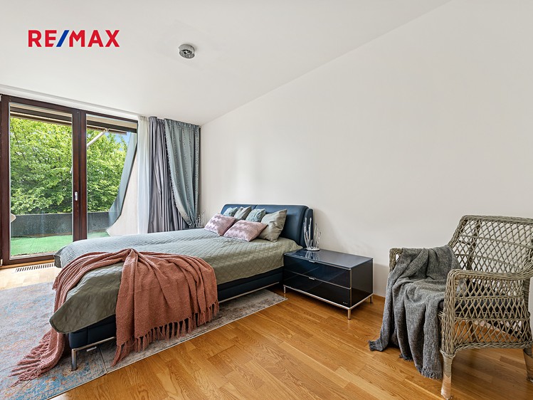 Prodej bytu 2+kk 84 m² (Jednopodlažní) - foto 2