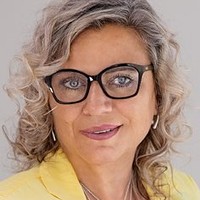 Lenka Oujeská
