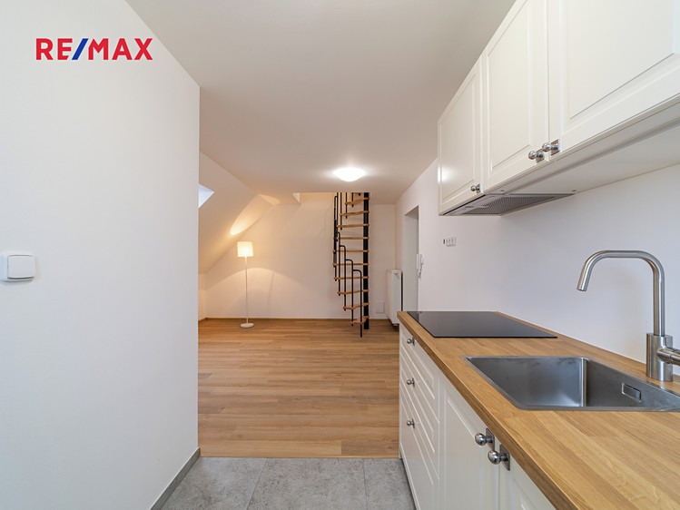 Prodej bytu 2+kk 79 m² (Mezonet) - foto 2