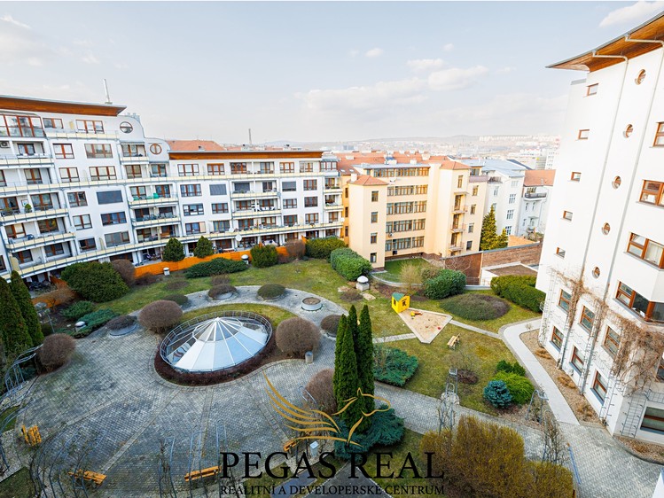 Prodej bytu 2+kk 70 m² - foto 2