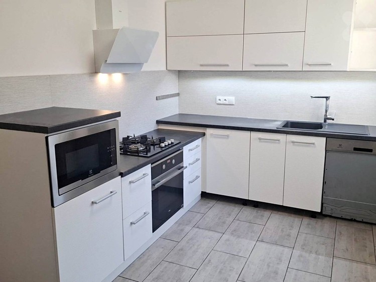 Pronájem bytu 3+1 100 m² - foto 1