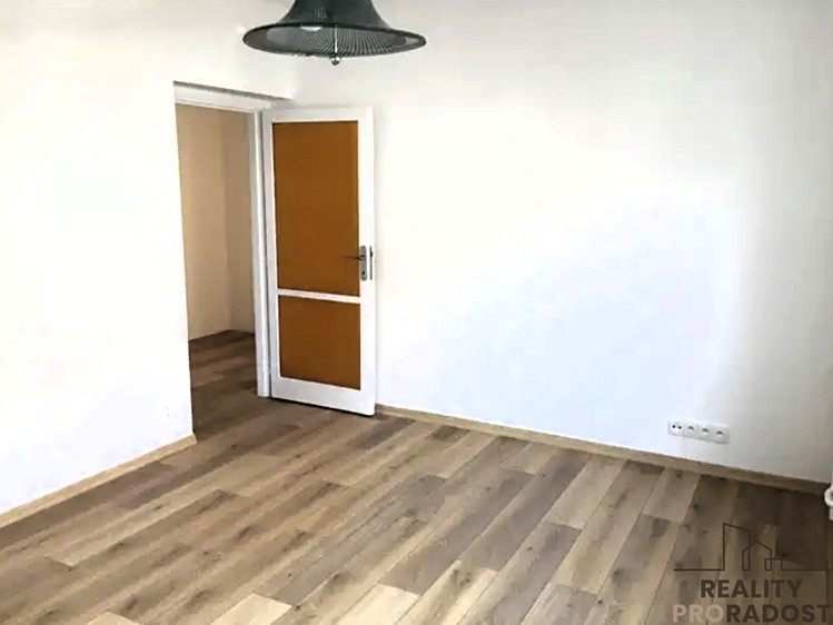 Pronájem bytu 2+1 53 m² - foto 6