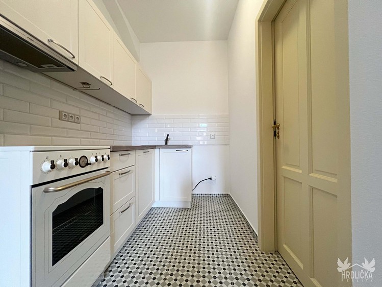 Pronájem bytu 1+kk 33 m² - foto 1