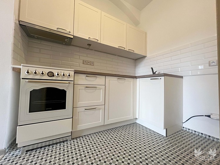 Pronájem bytu 1+kk 33 m² - foto 2