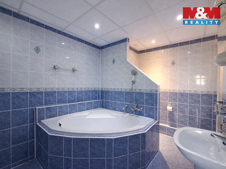 Pronájem bytu 4+kk 79 m² - foto 3