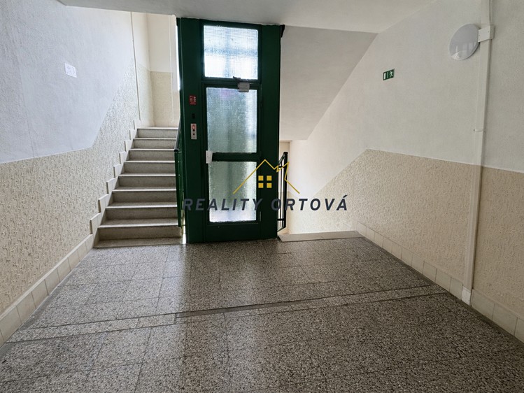 Pronájem bytu 1+kk 30 m² - foto 8