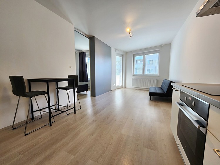 Pronájem bytu 2+kk 52 m² (Jednopodlažní) - foto 1