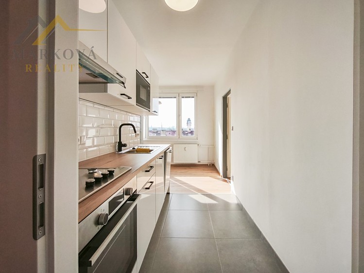 Pronájem bytu 3+1 86 m² - foto 4