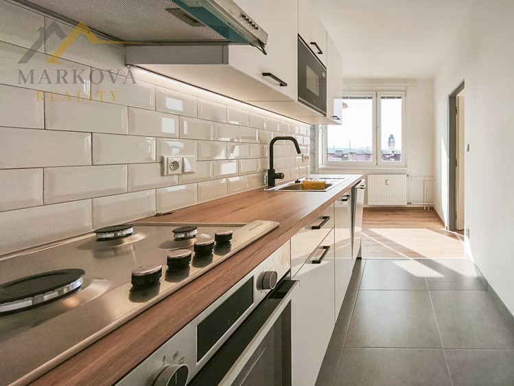 Pronájem bytu 3+1 86 m² - foto 3