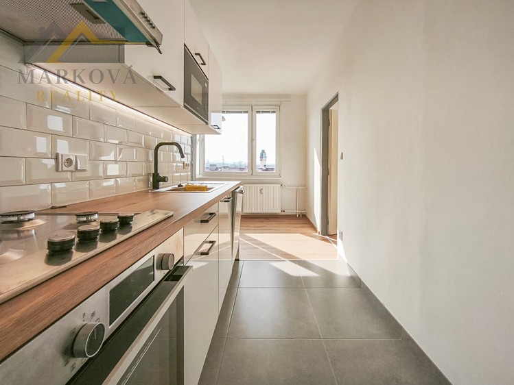 Pronájem bytu 3+1 86 m² - foto 2