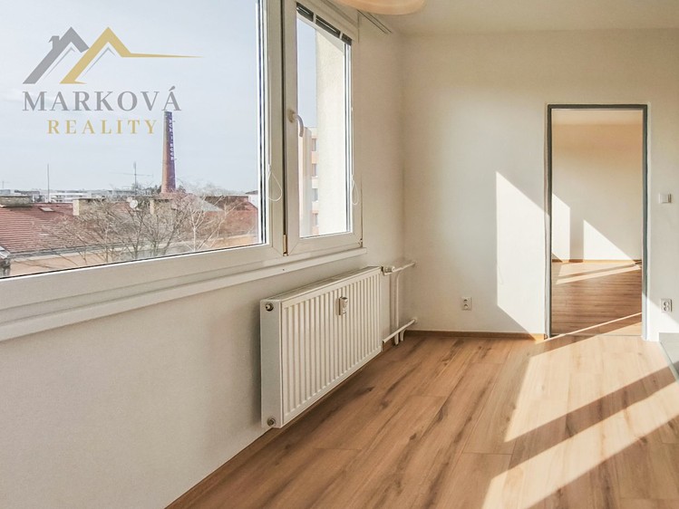 Pronájem bytu 3+1 86 m² - foto 5