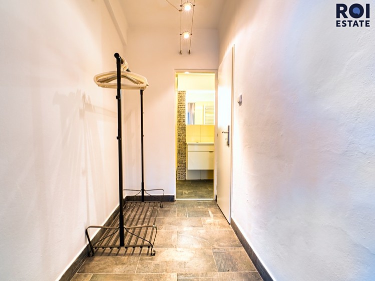 Pronájem bytu 2+kk 77 m² (Podkrovní) - foto 6