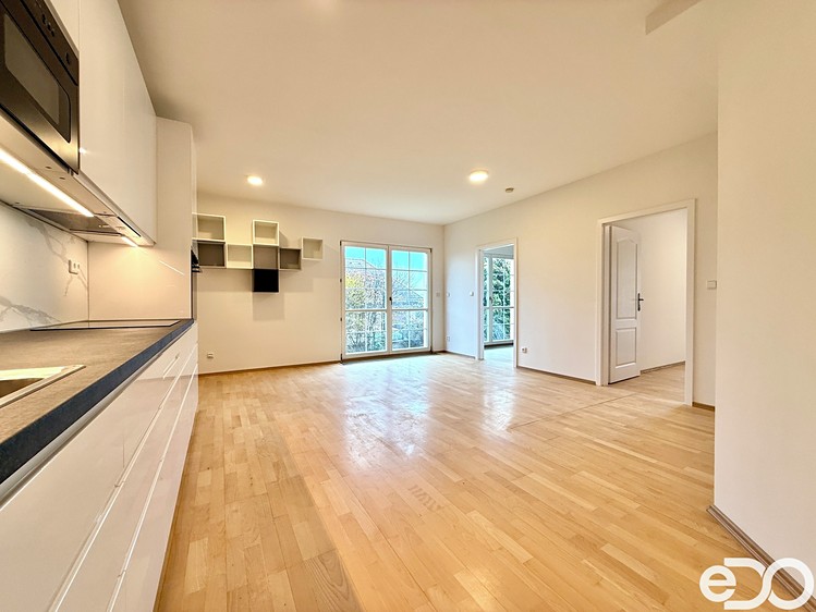 Pronájem bytu 3+kk 73 m² - foto 1