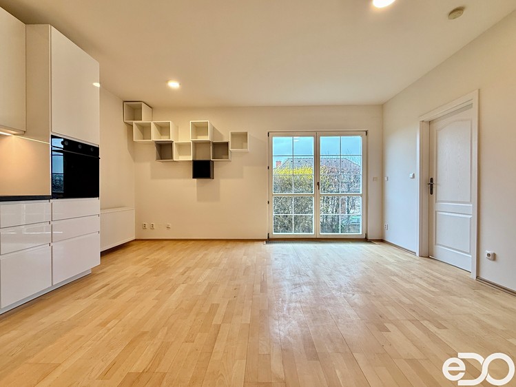 Pronájem bytu 3+kk 73 m² - foto 3