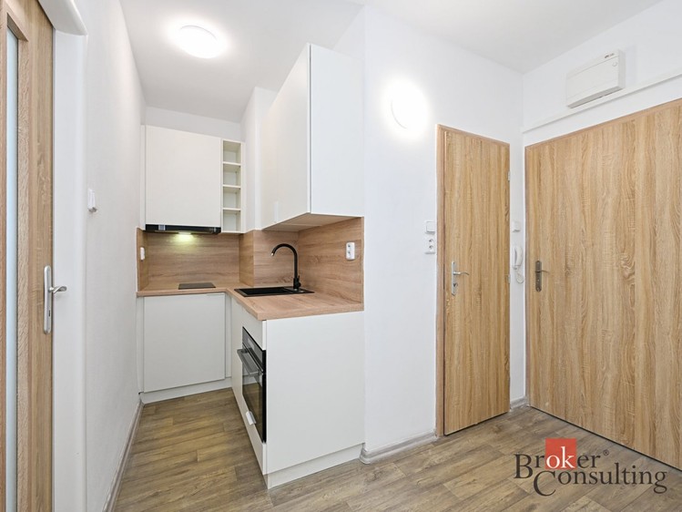 Pronájem bytu 2+kk 32 m² - foto 3