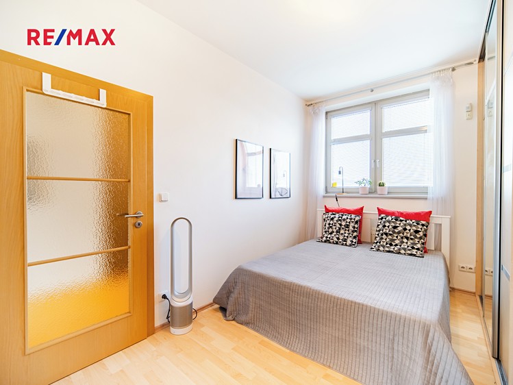 Pronájem bytu 2+kk 59 m² (Jednopodlažní) - foto 2
