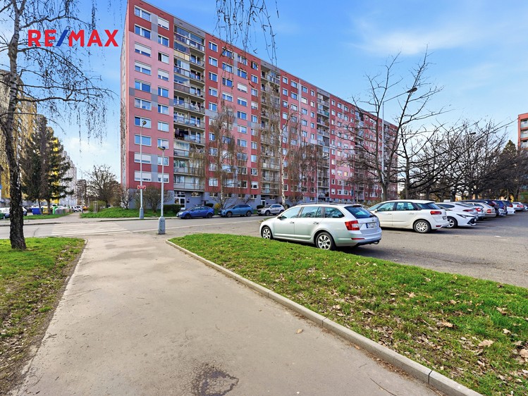 Pronájem bytu 3+1 65 m² - foto 2