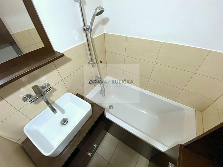 Pronájem bytu 2+1 50 m² - foto 2