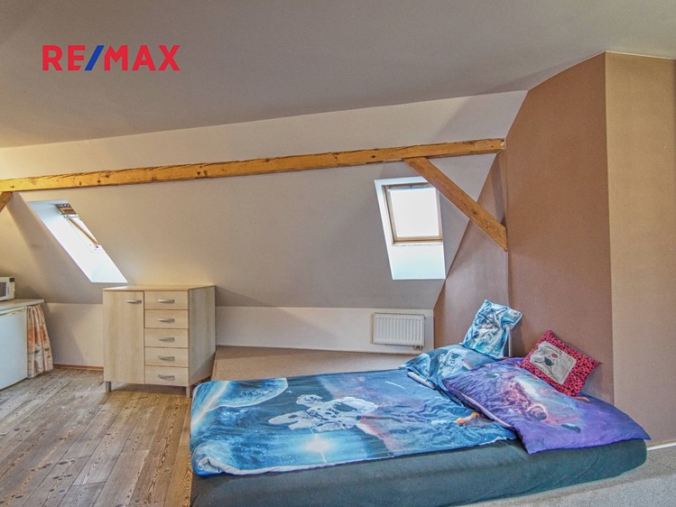 Pronájem bytu 1+kk 31 m² (Podkrovní) - foto 3