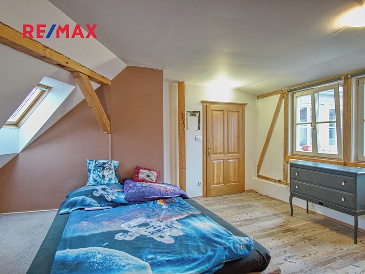 Pronájem bytu 1+kk 31 m² (Podkrovní) - foto 8