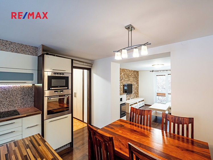 Pronájem bytu 2+1 53 m² - foto 4