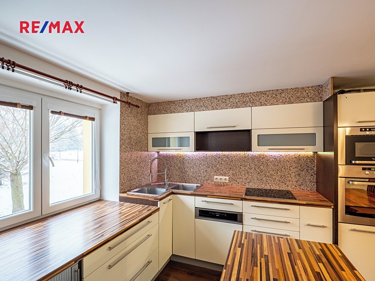 Pronájem bytu 2+1 53 m² - foto 2