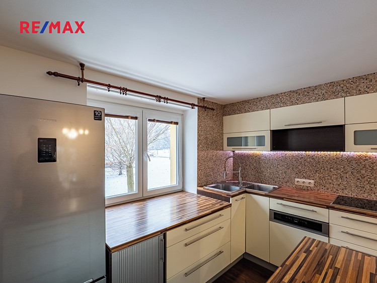 Pronájem bytu 2+1 53 m² - foto 3