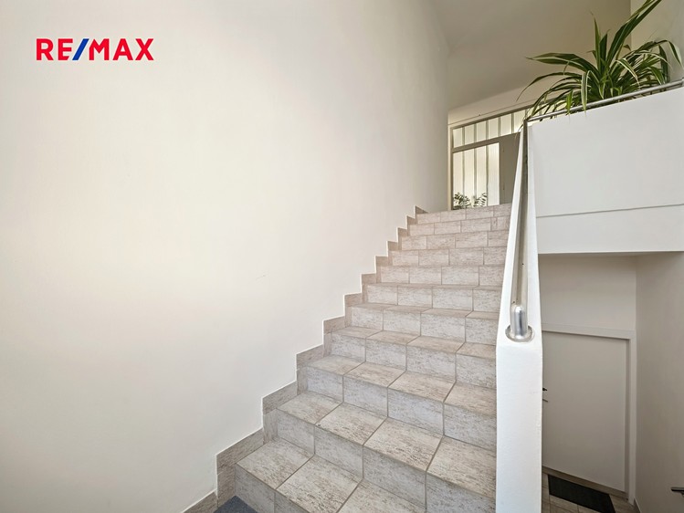 Pronájem bytu 4+1 127 m² - foto 4