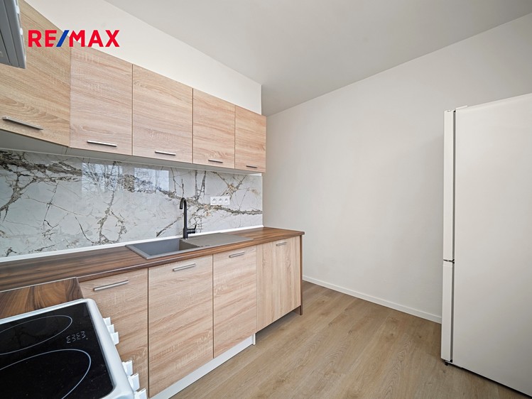 Pronájem bytu 2+1 51 m² - foto 4