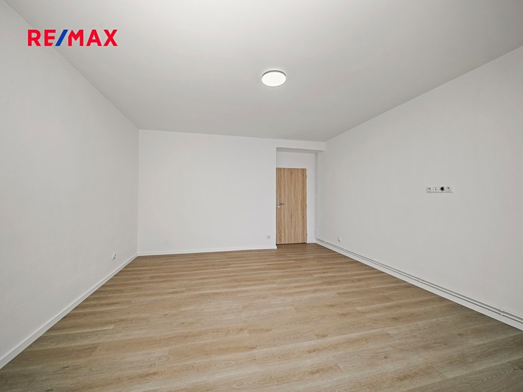 Pronájem bytu 2+1 51 m² - foto 5