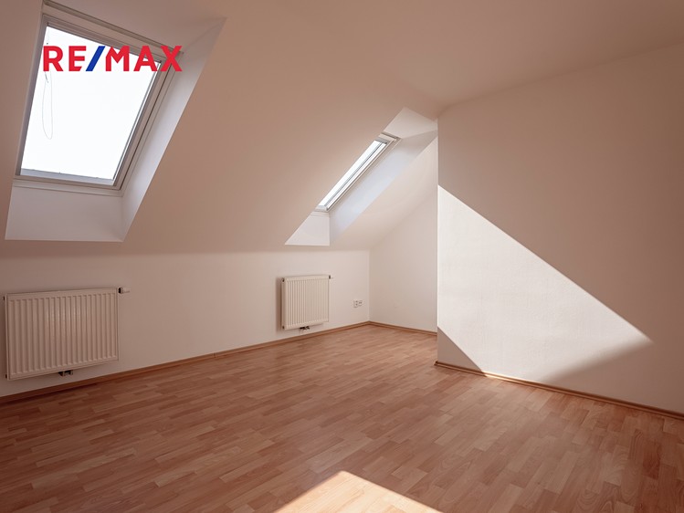 Pronájem bytu 3+kk 87 m² (Mezonet) - foto 7