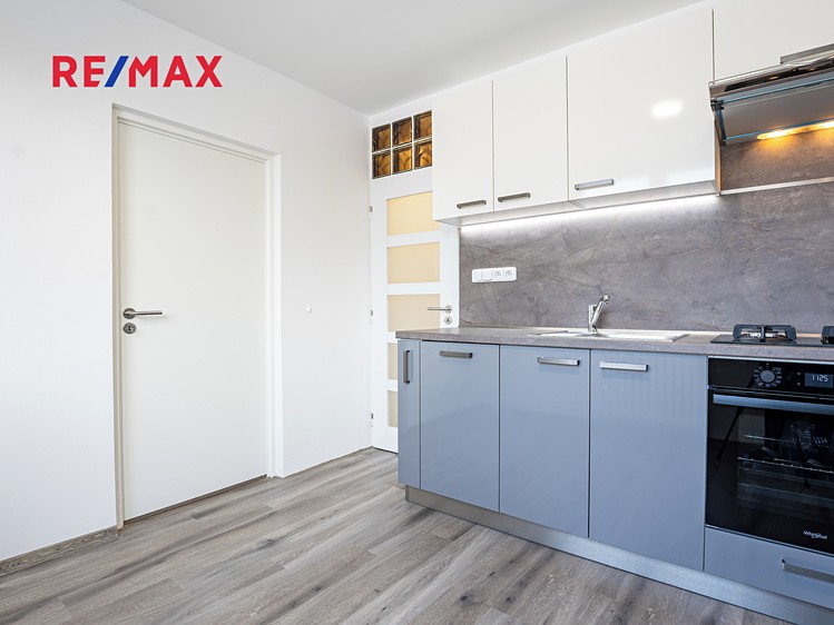 Pronájem bytu 4+1 85 m² - foto 3