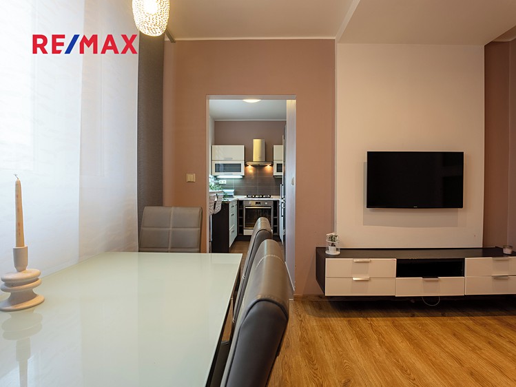 Pronájem bytu 3+kk 74 m² (Jednopodlažní) - foto 3