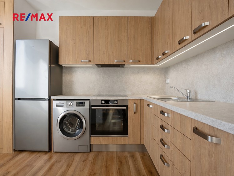 Pronájem bytu 1+1 31 m² - foto 1