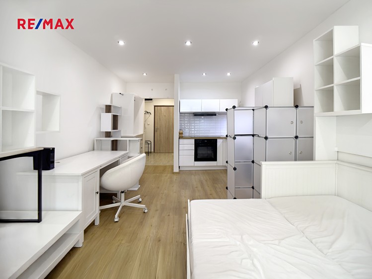 Pronájem bytu 1+kk 27 m² - foto 2