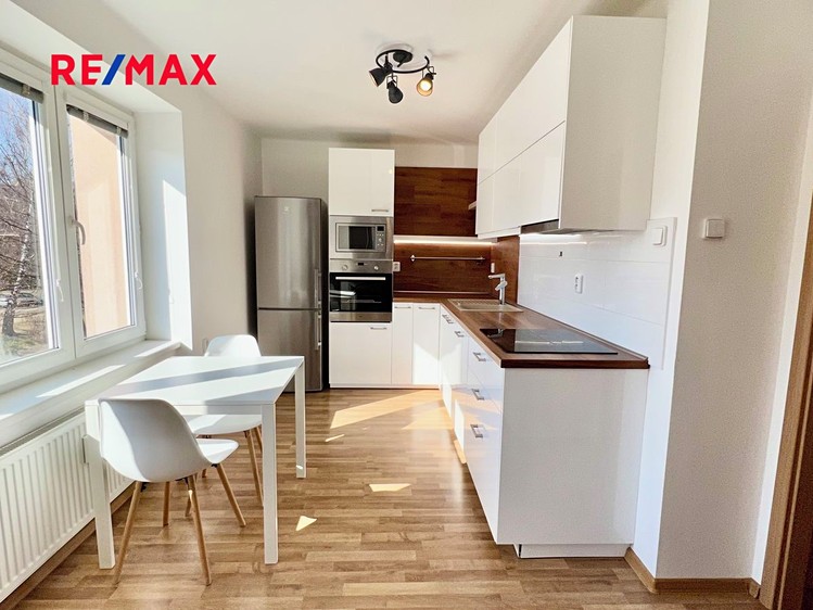 Pronájem bytu 2+kk 55 m² - foto 4