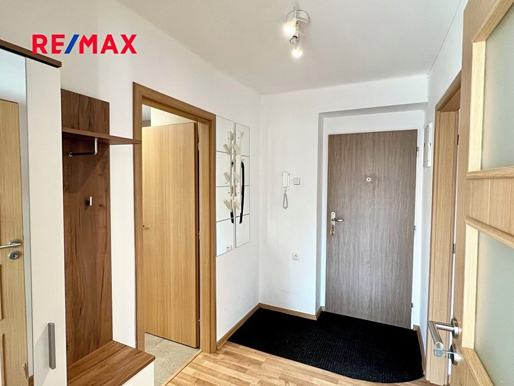 Pronájem bytu 2+kk 55 m² - foto 8