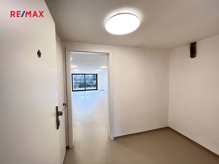 Pronájem bytu 2+kk 80 m² (Jednopodlažní) - foto 4