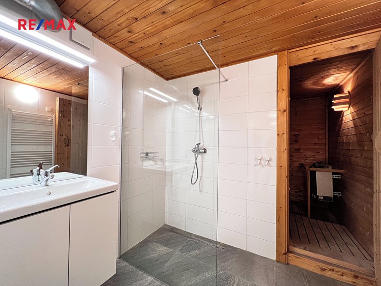Pronájem bytu 2+kk 80 m² (Jednopodlažní) - foto 3