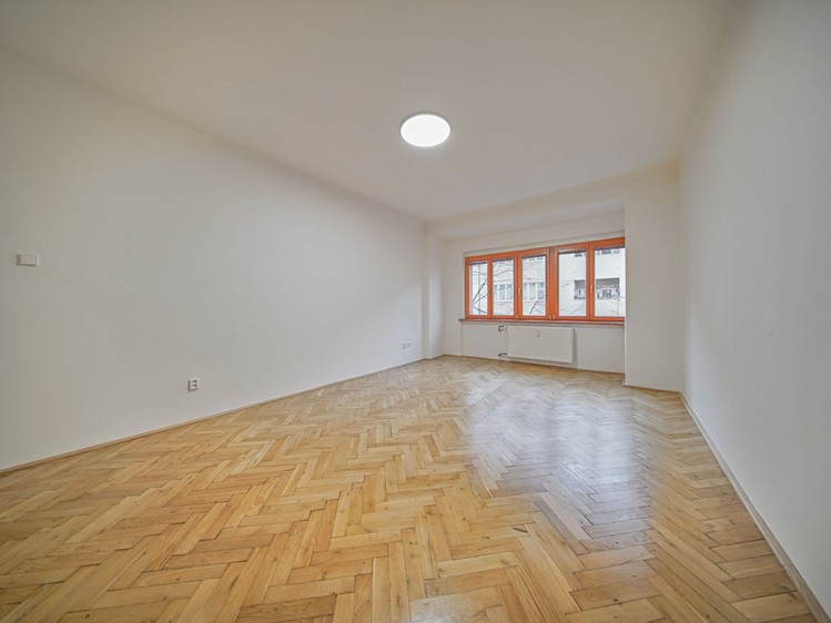 Pronájem bytu 1+1 51 m² - foto 1