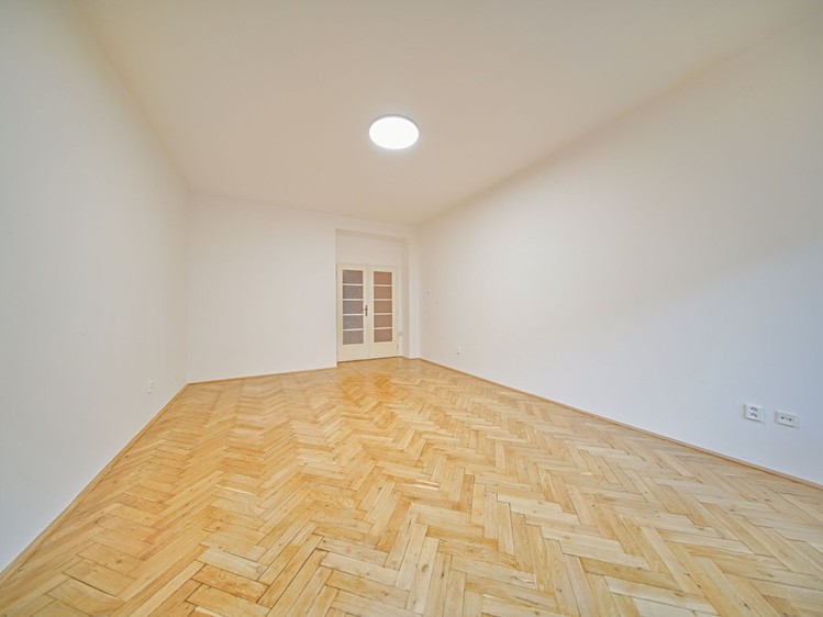 Pronájem bytu 1+1 51 m² - foto 3