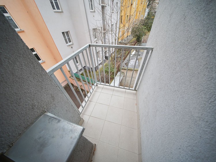 Pronájem bytu 1+1 51 m² - foto 5