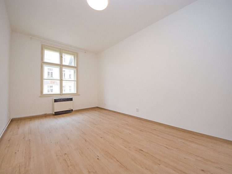 Pronájem bytu 1+kk 29 m² - foto 1