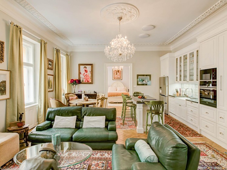 Pronájem bytu 4+kk 132 m² - foto 1