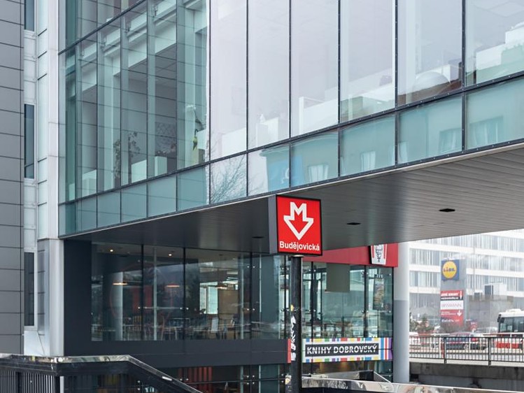 Pronájem bytu 3+1 81 m² - foto 5